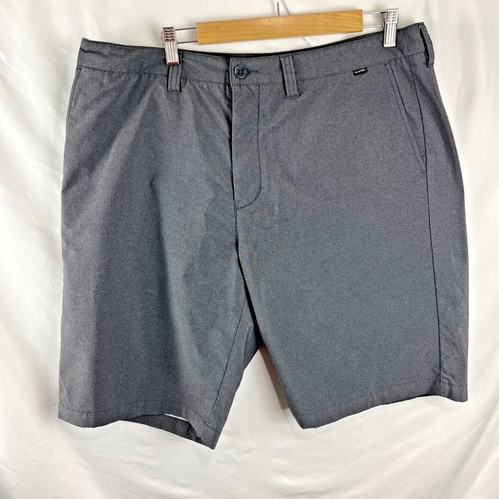 Travis Mathew Nylon-Blend Black & White Golf Short Men's Size 38